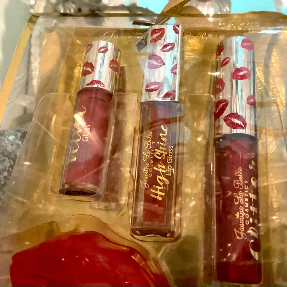 Pretty lipstick bundle